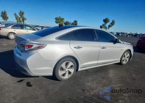 2016 Hyundai Sonata Hybrid from USA, damaged, VIN KMHE34L18GA008923